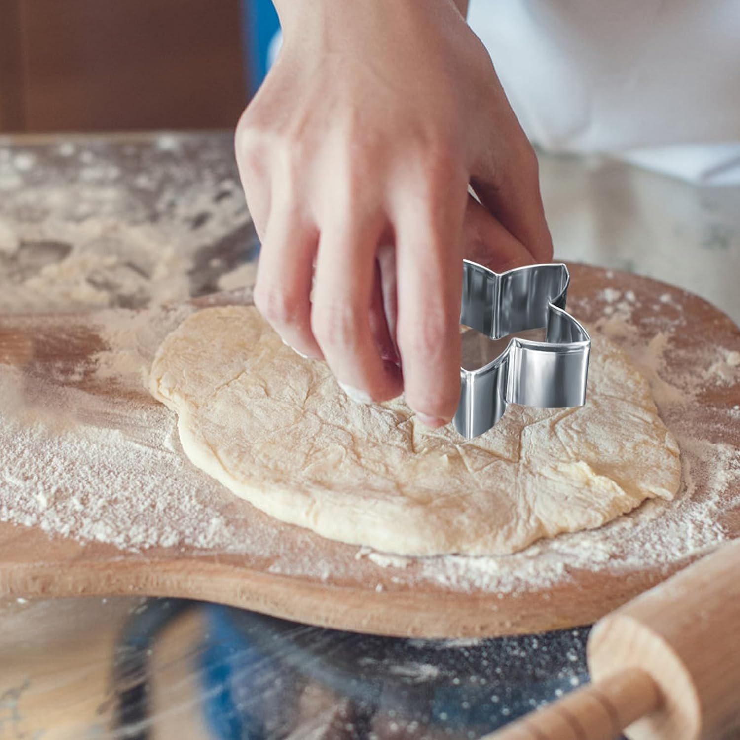 LELE LIFE 6Pcs Flower Cookie Cutter, 6.1-8.1Cm Cookie Cutters Variety Pack Stainless Steel Metal Cookie Cutter Shapes Set Kitchen Gadgets for Cookie Biscuit Sandwich Baking