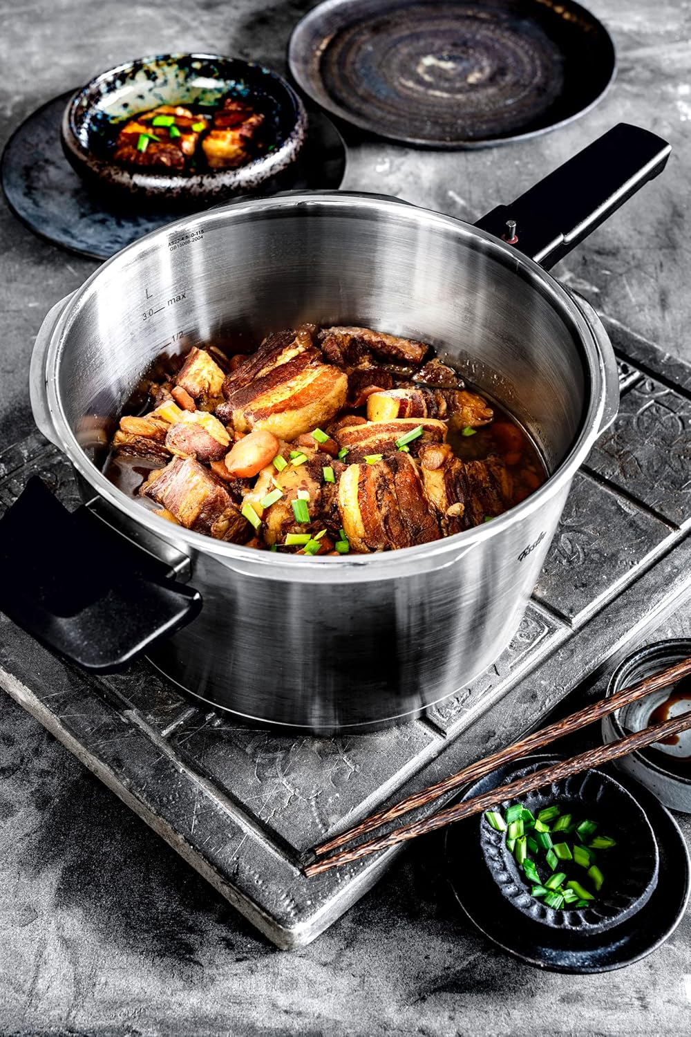 Fissler Vitaquick Premium Pressure Cooker 22Cm/4.5L, Made in Germany, Reduce Cooking Time by up to 70%, Retain Nutrients and Flavours, German Engineered Safety Controls image number 4