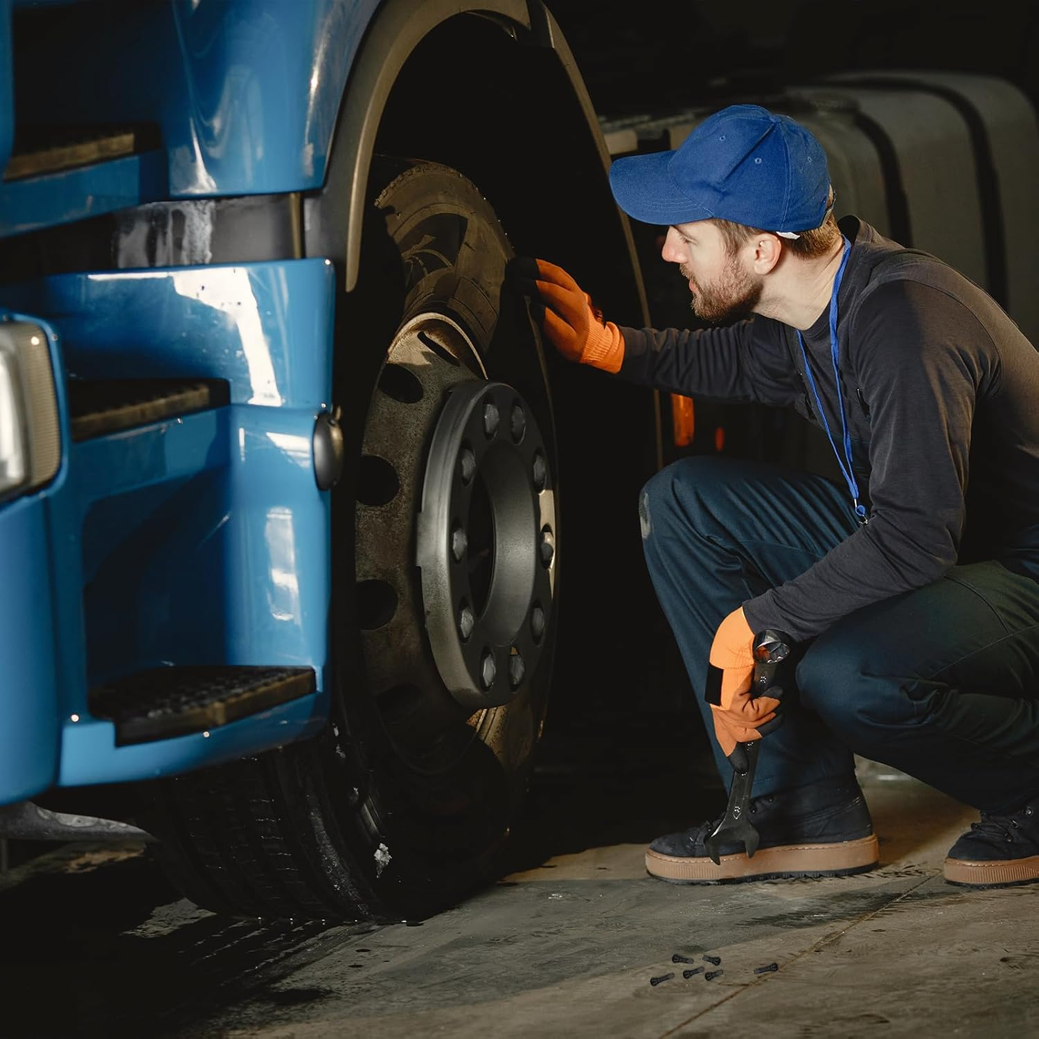 Snap-In Valves Stems, 26 PCS Rubber Tire Valve Stems with Dust Caps for Automotive, Furniture, Decoration