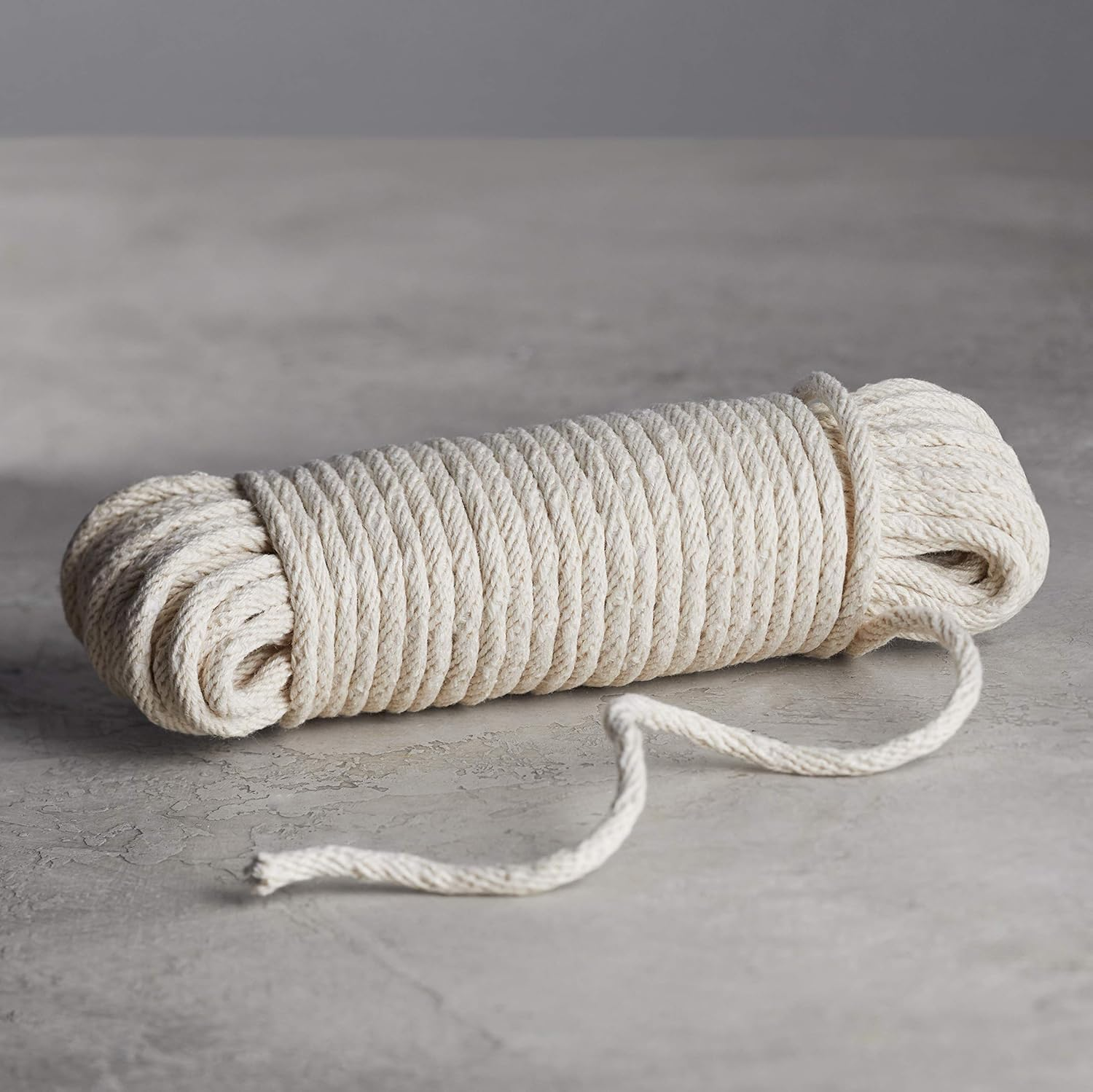 Amazon Basics Natural Cotton Braided Rope, All-Purpose, Clothesline, 3/16 Inch X 50 Foot (4.5Mm X 15M), off White image number 4