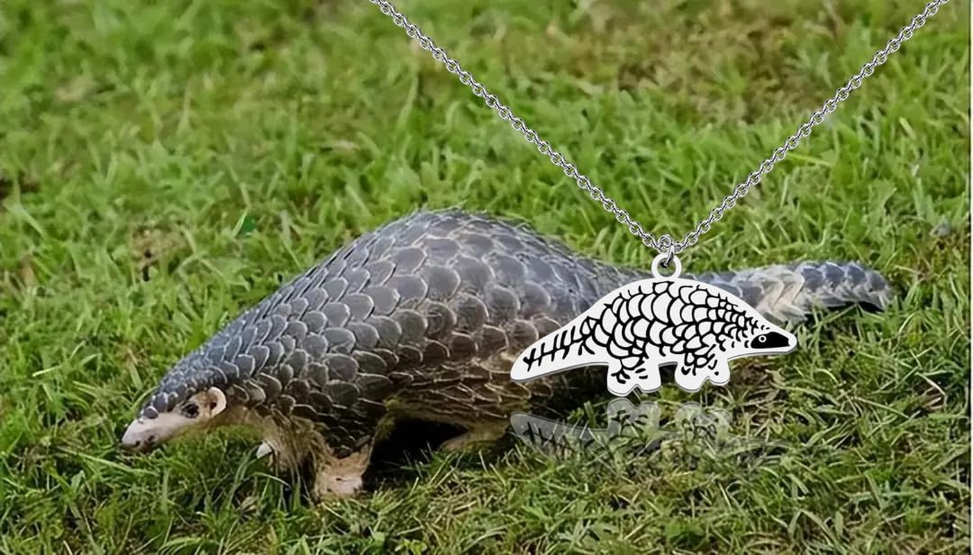WUSUANED Pangolin Pendant Necklace Pangolin Charm Jewelry Animal Lover Gifts Pangolin Lover Gift image number 6