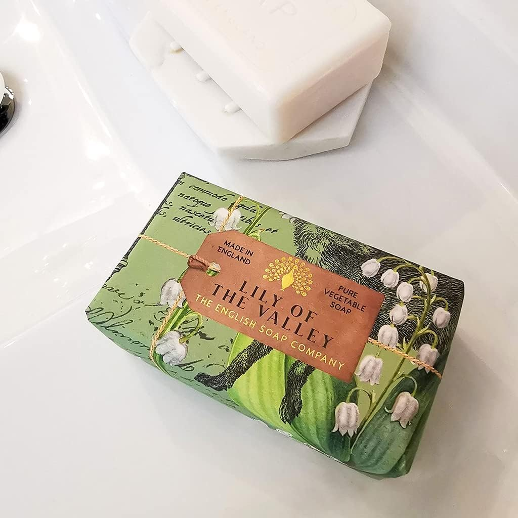 The English Soap Company Anniversary Wrapped Soap Bar, Lily Shea Butter Soap Bar, Moisturising Soap Bar for Face and Body, Lily of the Valley Scent 190G image number 4