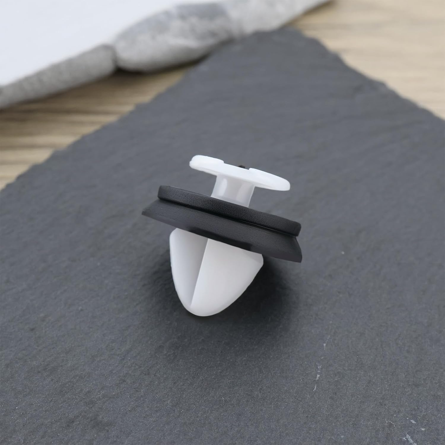 Emsea 20Pcs Car Panel Trim Clips Replacement Part LR006101 Compatible with Range Rover L405 Evoque Discovery 5 Sport and More image number 2