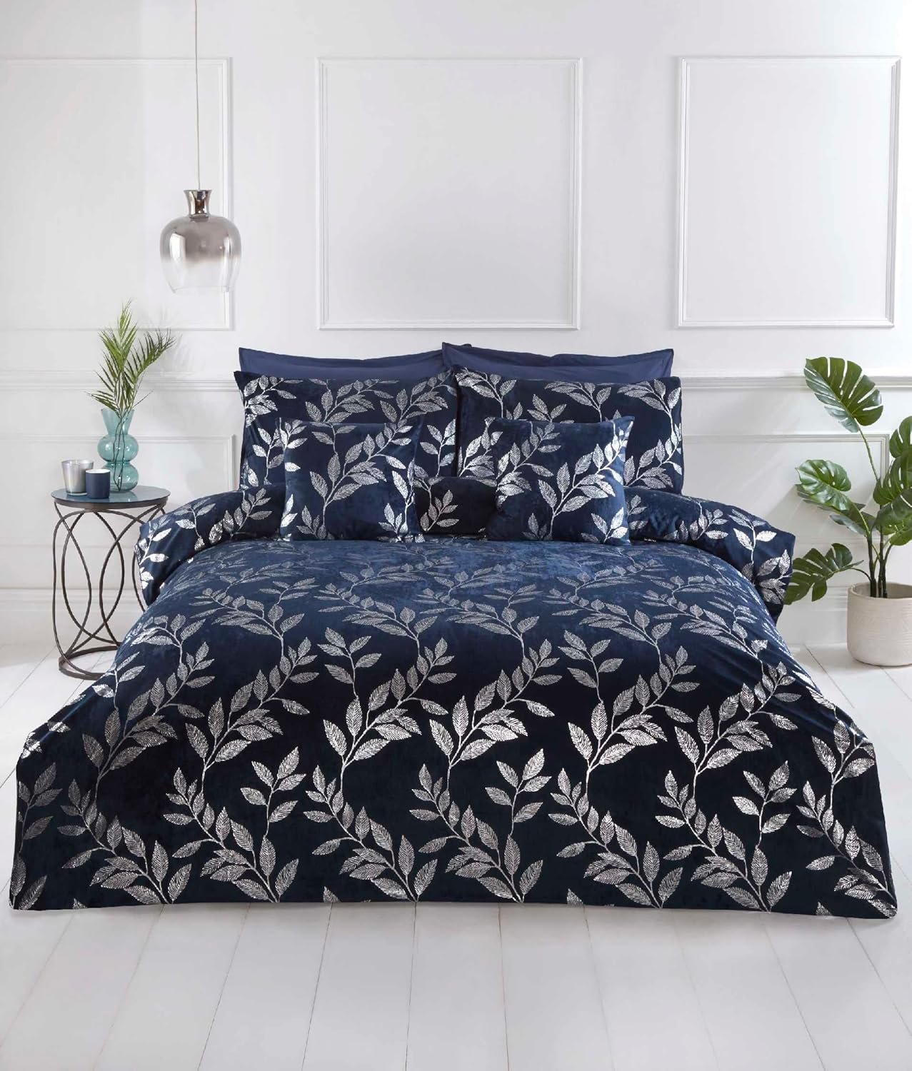 Rapport Home Navy Blue Bedding Set Elegant Floral Foil Printed Duvet Cover Set Super King Crushed Velvet Quilt Cover Set (260 X 220 Cm) image number 1