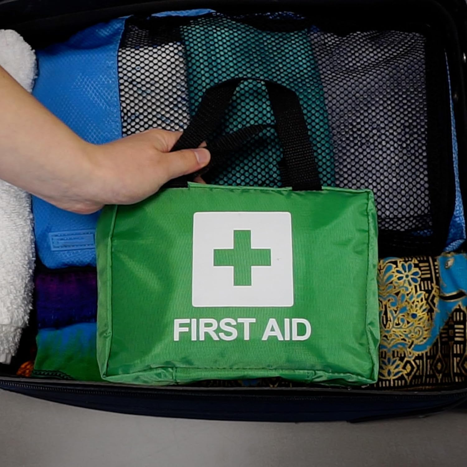 Lewis-Plast Premium First Aid Kit for Home Car Holiday and Workplace - Includes Bandages, Eye Pods, Ice Packs and Essentials for Everyday Situations, 90 Count (Pack of 1) image number 4