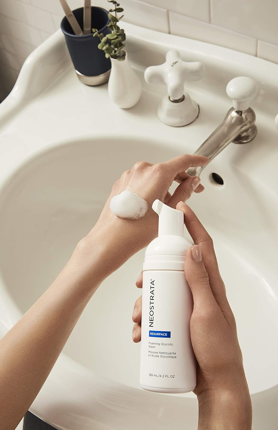 Neostrata Resurface Foaming Glycolic Wash, 125 Ml image number 1