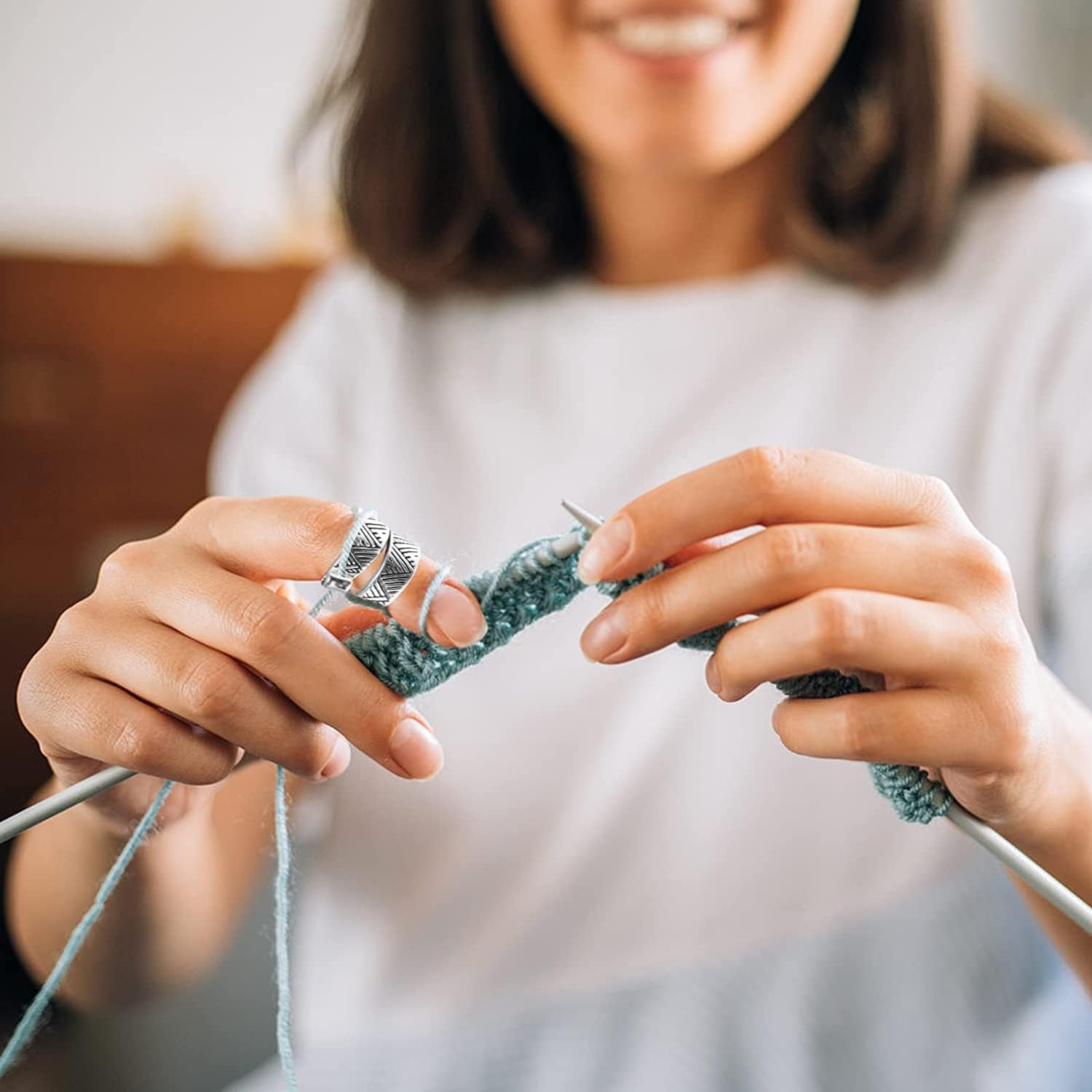 6 Pack Knitting Crochet Loop Ring, Adjustable Crochet Loop Ring Hook Braided Knitting Ring Yarn Guide Finger Holder Knitting Craft Accessories Tools for Mother Grandma Presents - 3 Gold & 3 Silver image number 4