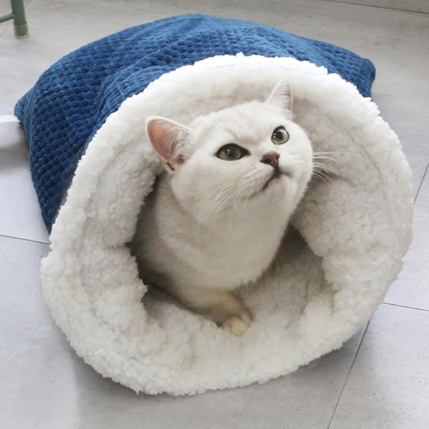 Cat Sleeping Bag Soft Plush Large Cat Sack Cat Bed Cave Self Warm Cat Bed for Winter Cosy Cat Bed Cave 360&deg; Wrap Comfort.Able Pet Snuggle Sack for Cats up to 6 Kg