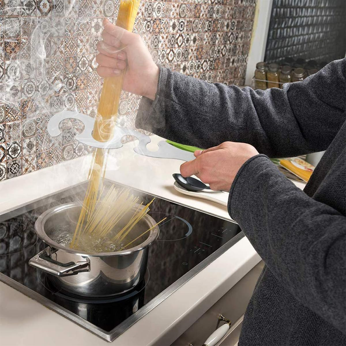 Enwye 4 Hole Spaghetti Measuring Tool Stainless Steel Pasta Gadget Spaghetti Ruler Quick Pasta Measuring Tool image number 2