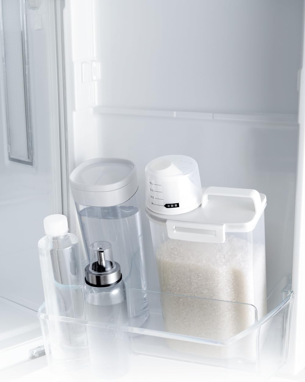 Sealed Rice Bin Refrigerator Storage, Freshness 4.4 Lbs (2 Kg), White, Firmly Sealed, Vertical and Horizontal Storage (With Gasket) image number 3