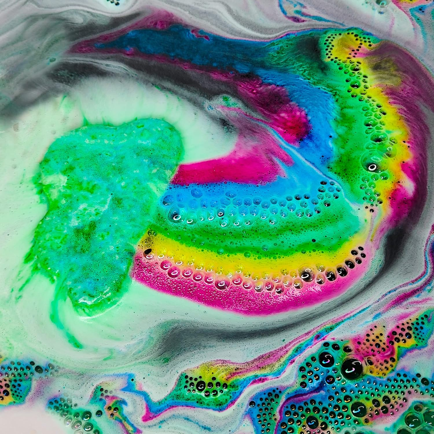 Axel Adventures Rainbow Bath Bomb Gift Box, Kids Bath Bomb Handmade Natural Fruity Bath Fizzies (3 Pack) image number 2