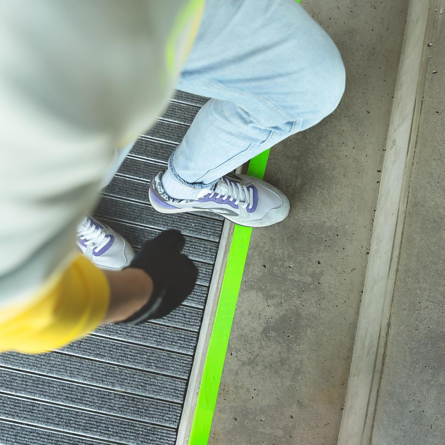 Ah Accessories Gaffer Duct Tape, 19 Mm X 25 M Neon Pink image number 3