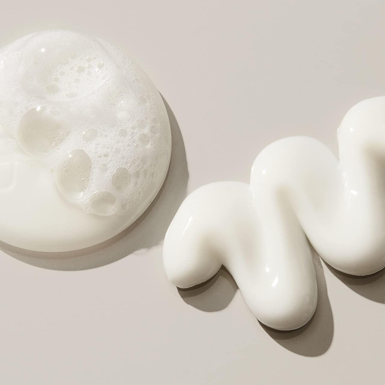 UNITE Hair &ndash; LAZER Straight Shampoo &ndash; Smoothing &ndash; Cleanses, Softens, Shine, Tames Frizz/Curls, 1L image number 3