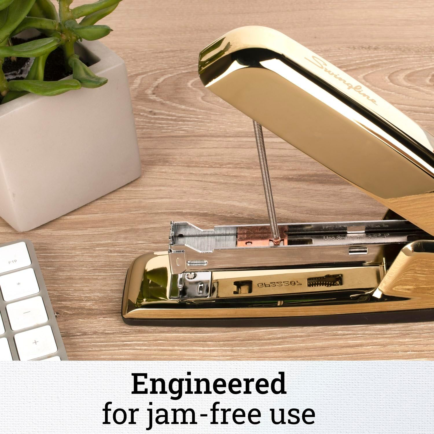 Swingline Stapler, 747, Manual, 25 Sheets Capacity, Business, Desktop, Gold Metallic (S7074721AZ) image number 4