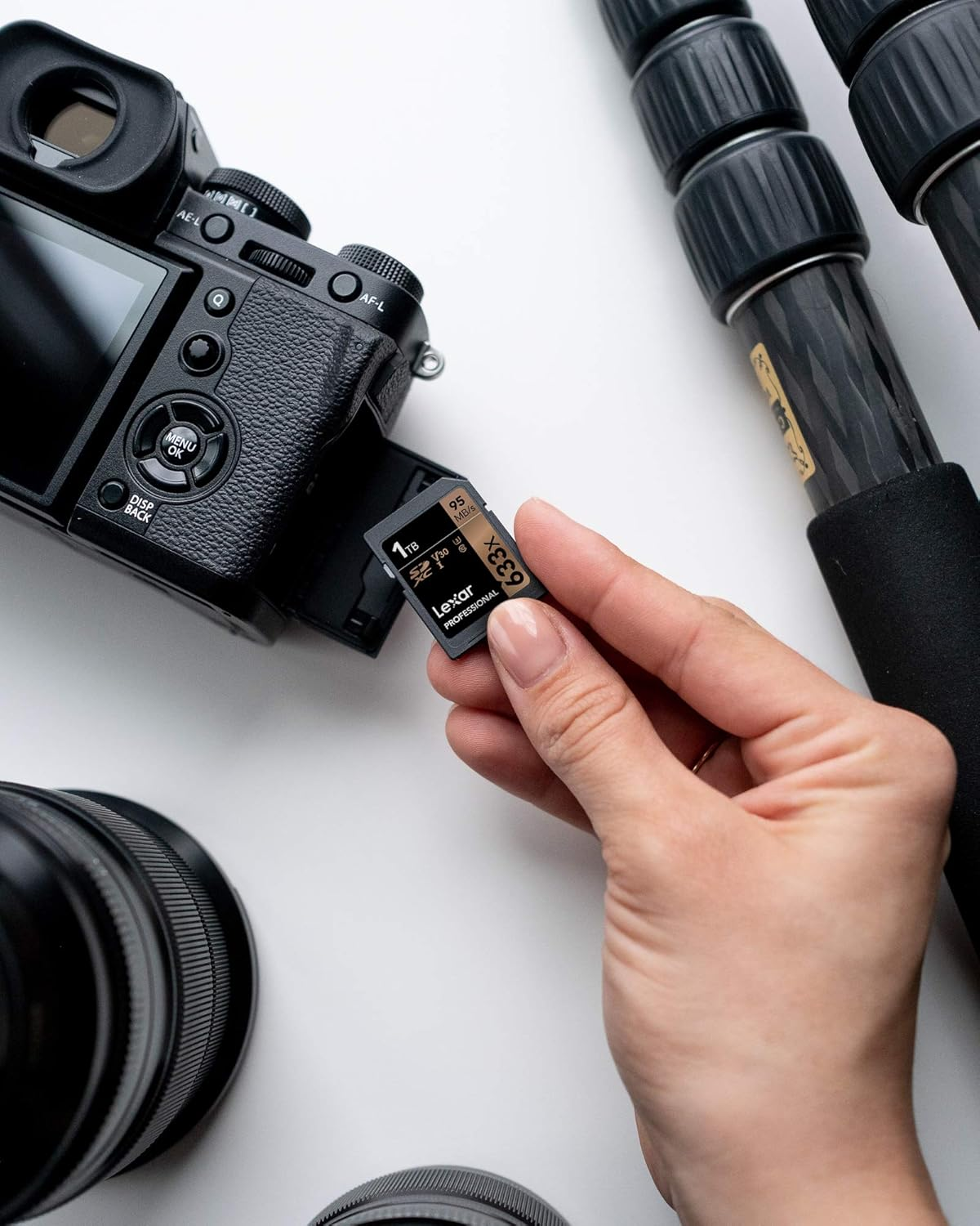 Lexar Professional 633X 1TB SDXC UHS-I Card (LSD1TCB633) image number 2