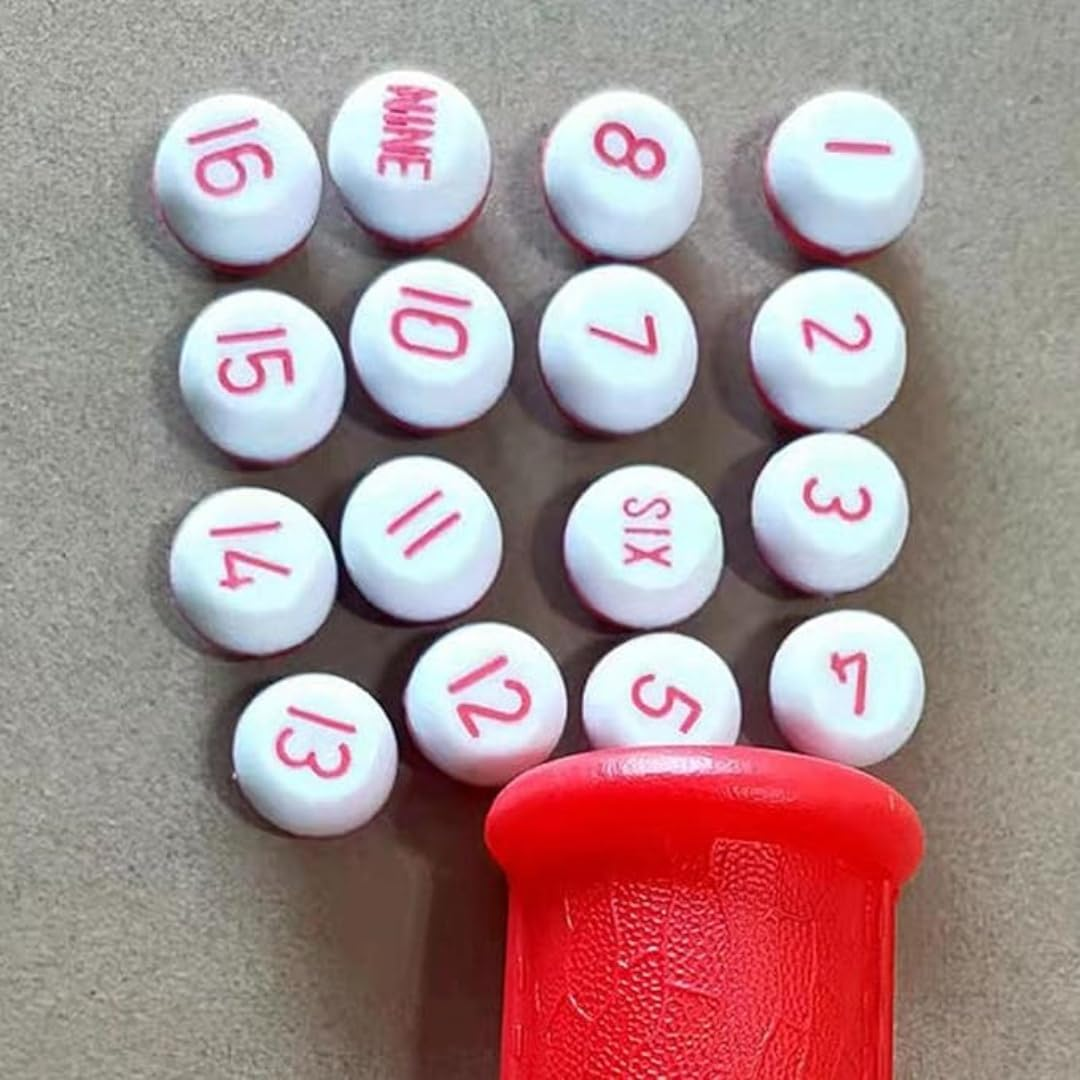 16 Billiards Digital Dice and Billiard Dice Bottle Kit Red Billiard Game Kelly Pool Shaker Bottle with Standard 16 Numbered Tally Balls Peas Billiard Accessories image number 1