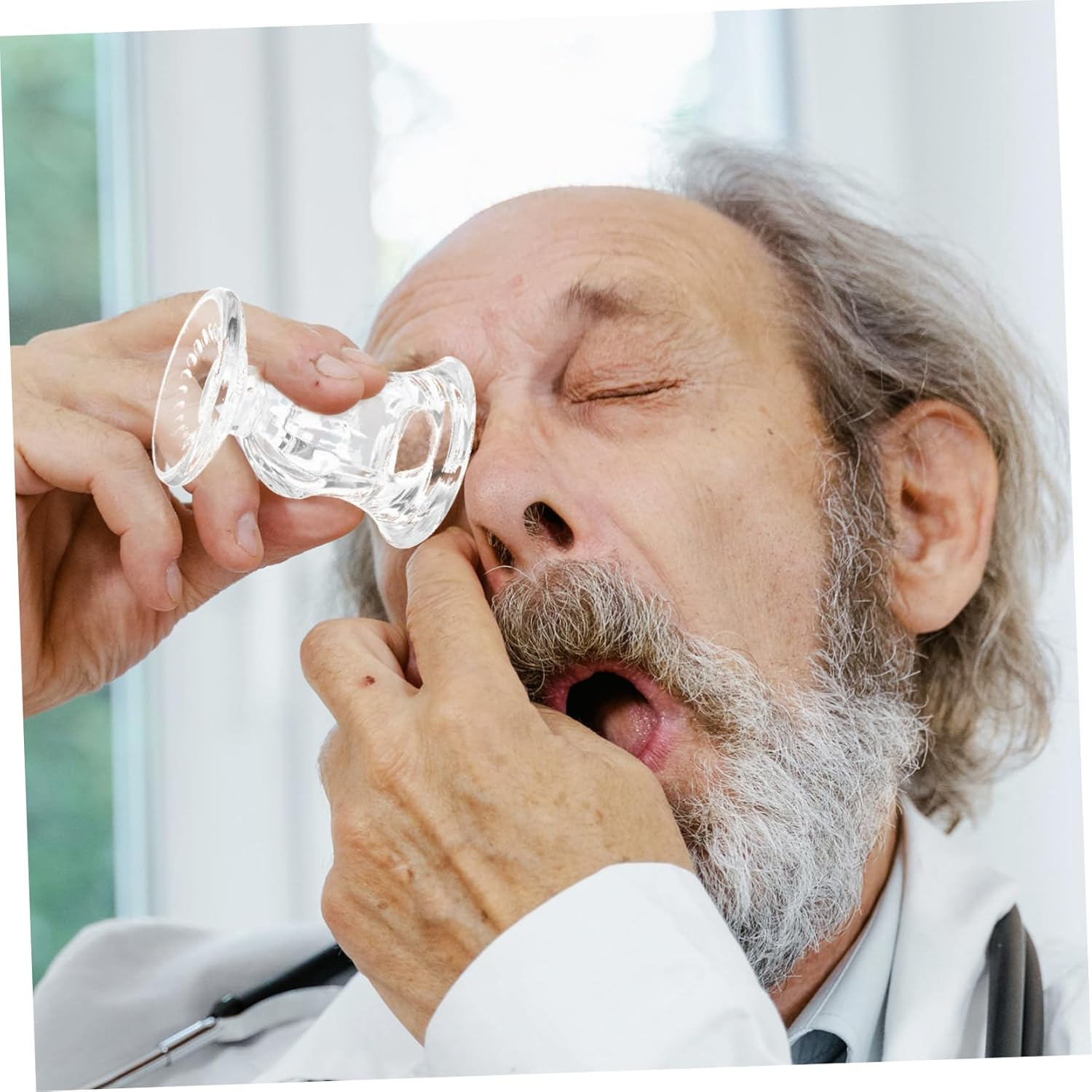 OKUMEYR 2-Pack Portable Glass Eyewash Cups for Eye Rinsing Eyebath Cups for Travel and Home Use image number 5