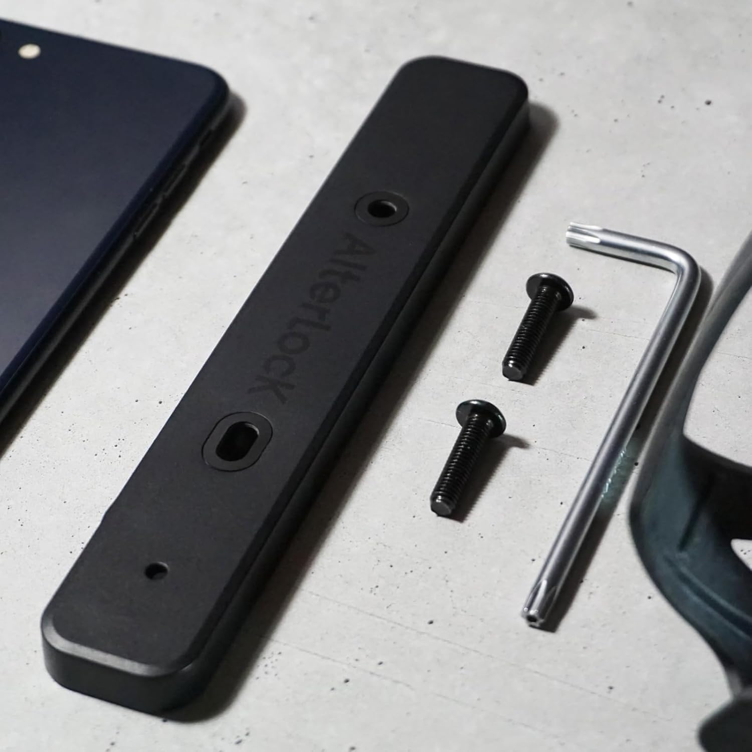 Alterlock Gen3 Anti-Theft Alarm Gps/Wi-Fi Tracking Device Bluetooth/Lte-M Communication | App-Connected Bicycle Motorcycle Vehicle|Compact and Lightweight Long Run Time Waterproof Dustproof IP66 image number 4