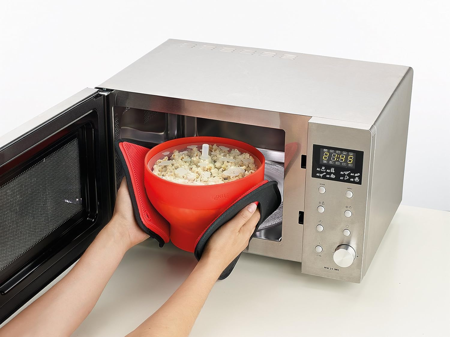 L&eacute;ku&eacute; 0200226R10M017 - Popcorn Maker, 1-Piece Red