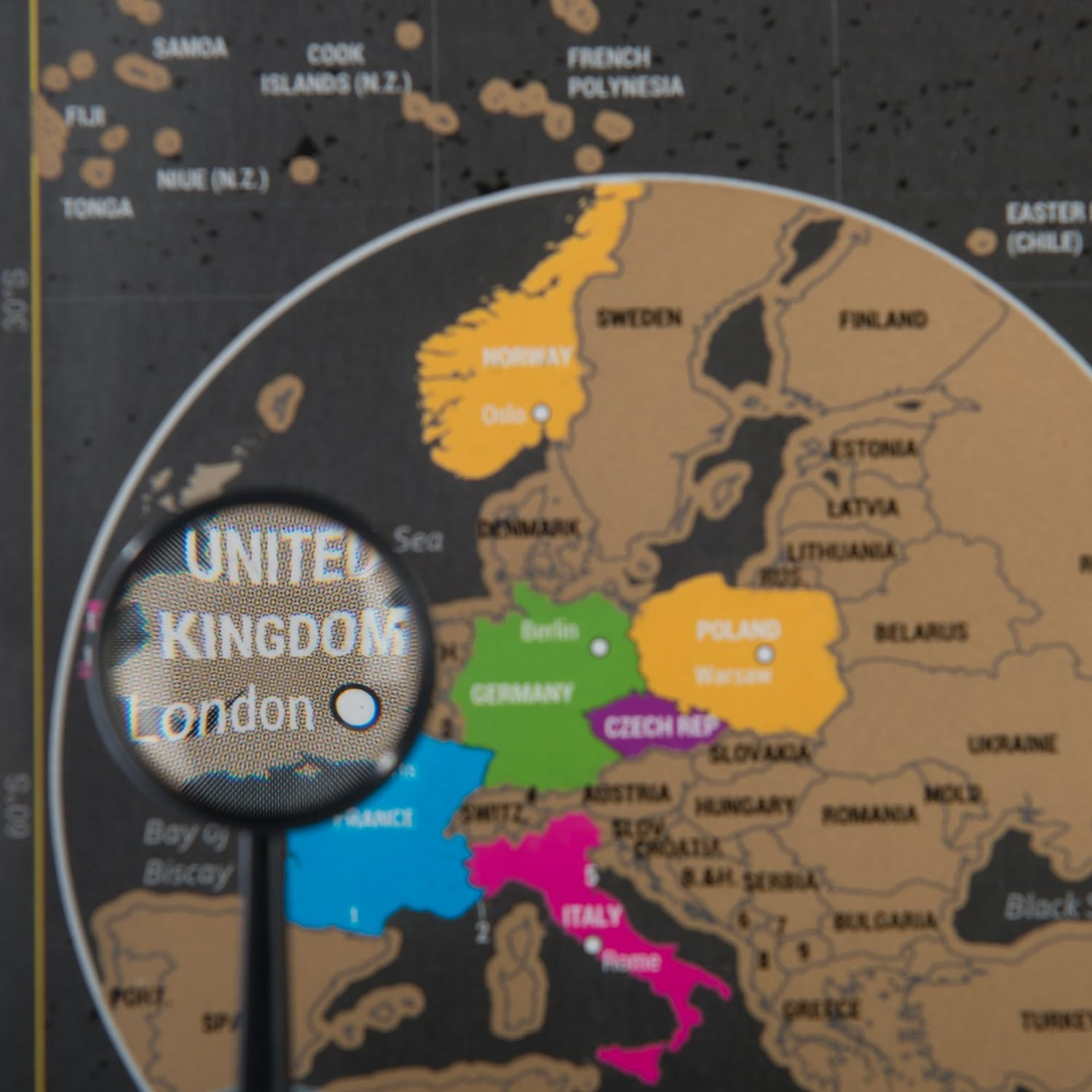 Atlas & Green Scratch off World Travel Map Poster + Bonus England Map. Places I'Ve Been. with Accessories and Gift Tube image number 5