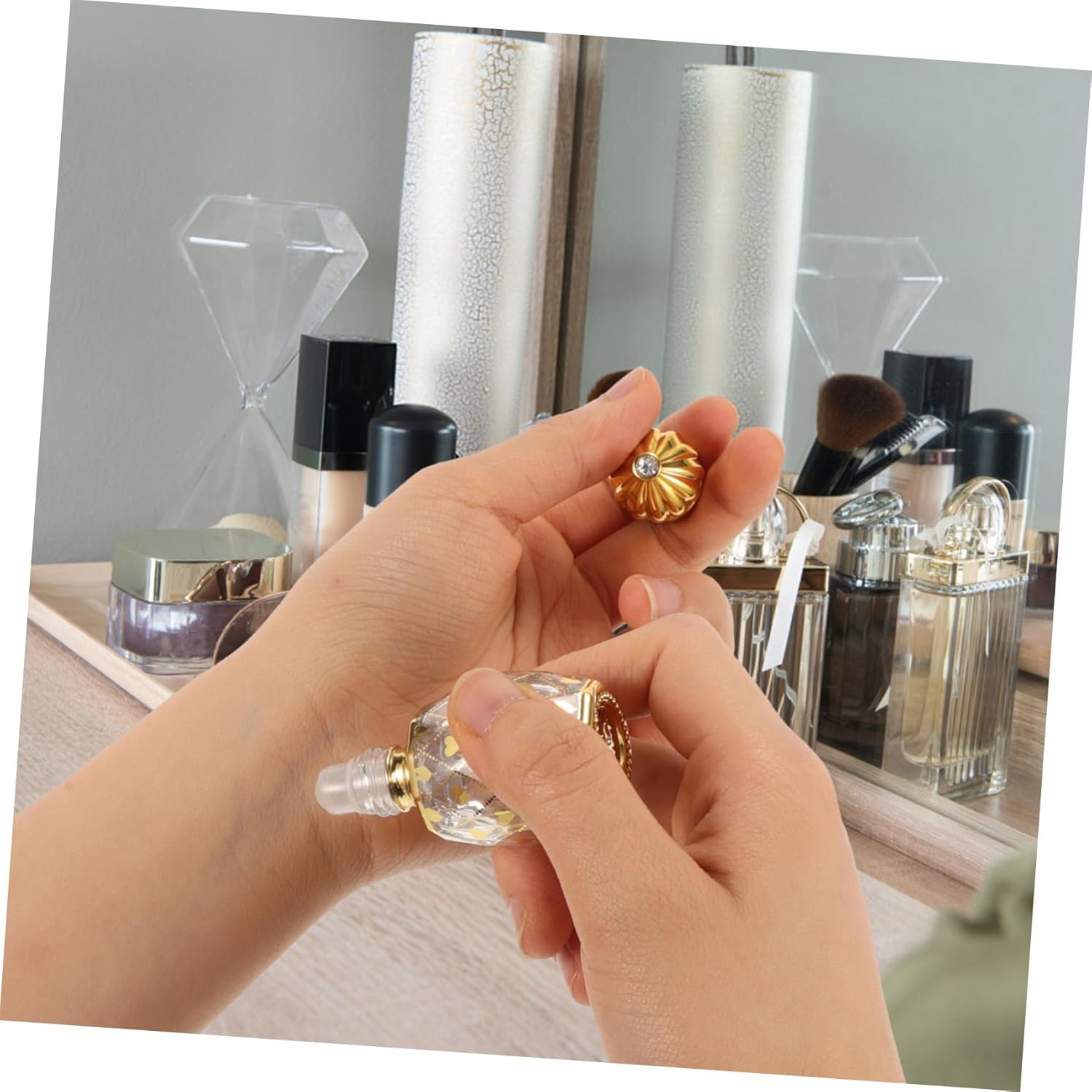 4Pcs Empty Glass Perfume Bottle Roller Alloy Cap Essential Oil Bottle for Aromatherapy and Household Use image number 1