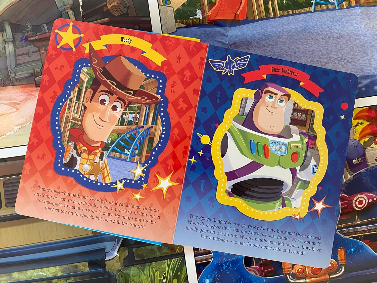 Disney / Pixar Toy Story 4 My Busy Books - Storybook, 10 Figurines, Playmat: with Storybook, 10 Figurines and a Playmat