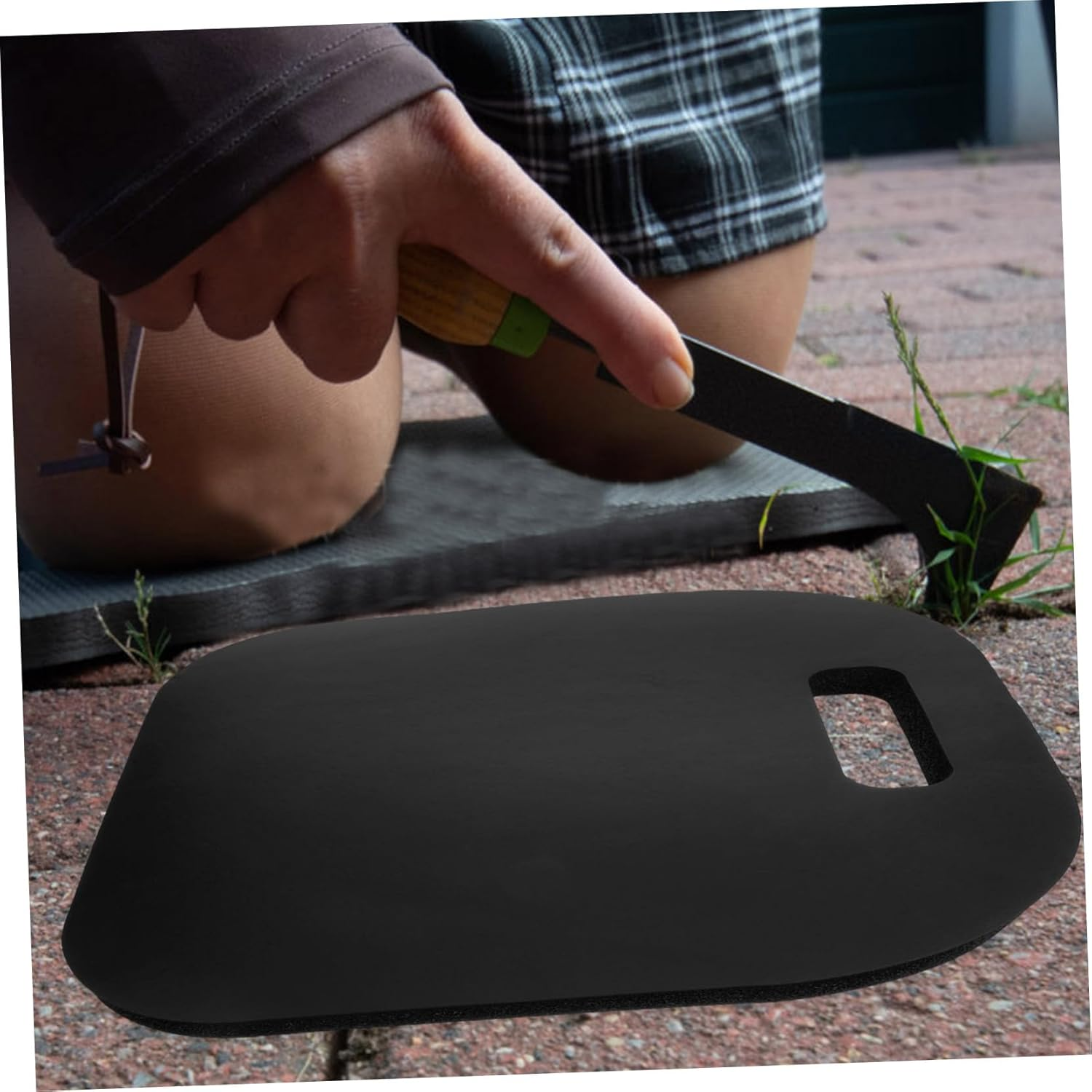 Yardenfun Portable Outdoor Kneeling Mat for Gardening Black 33X32X2Cm Soft Cushioned Garden Pad for Comfort during Weeding Planting and Repair Work image number 6