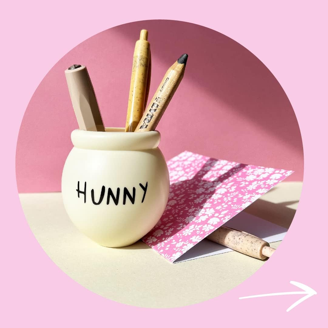 MAD Beauty Disney Winnie the Pooh Honeypot Honey Scented Bath Bomb 130G image number 2