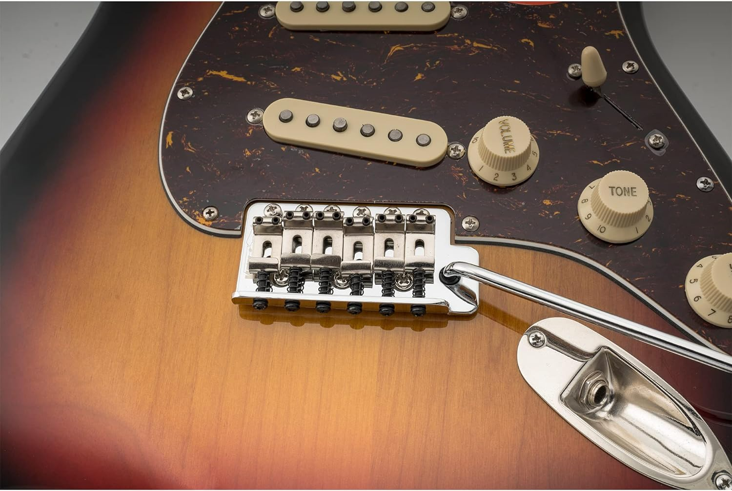 Wilkinson 52.5Mm(2-1/16 Inch) Vintage Style Full Block ST Guitar Tremolo Bridge Pop-In Arm 6 Screws for Squier/Mexico Fender Strat, Chrome image number 2