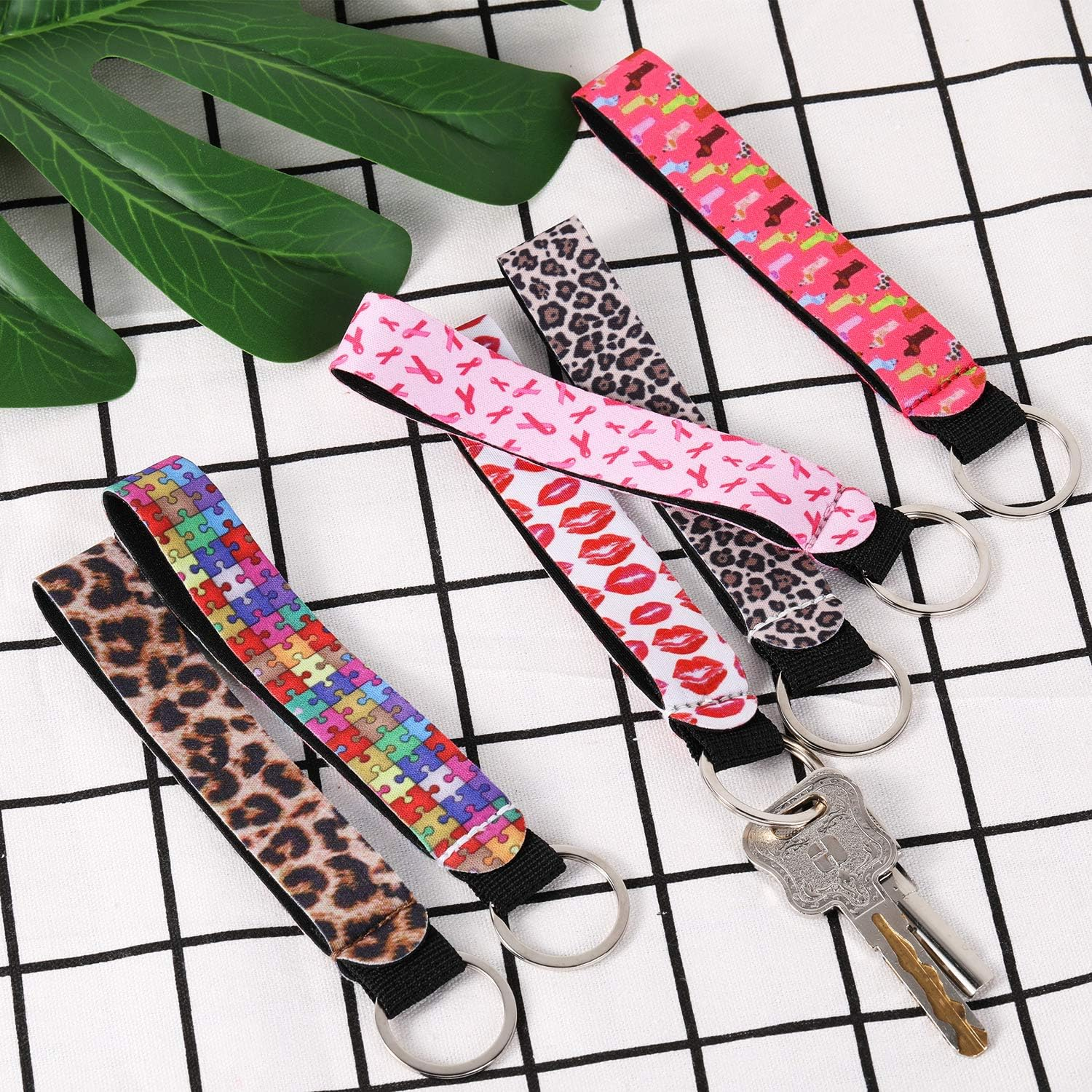 30 Pieces Neoprene Wristlet Keychain Bulk Lanyard Hand Wrist Strap Keychain for Women, as the Picture Shows