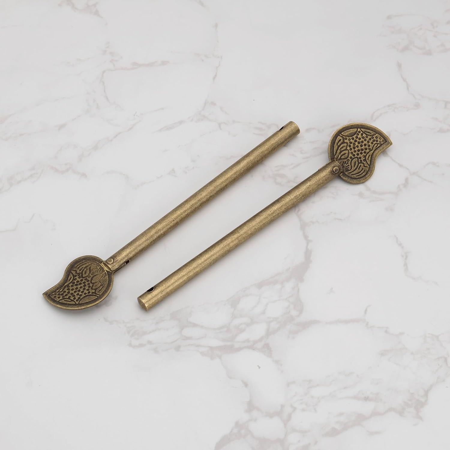 Emagtech 2PCS Retro Bronze Locking Pin Chinese Locking Pin Leaf Style Cabinet Key Latch Door Bolt for Style Drawer Door Wardrobe Door Shoe Cabinet (11Mm) image number 1