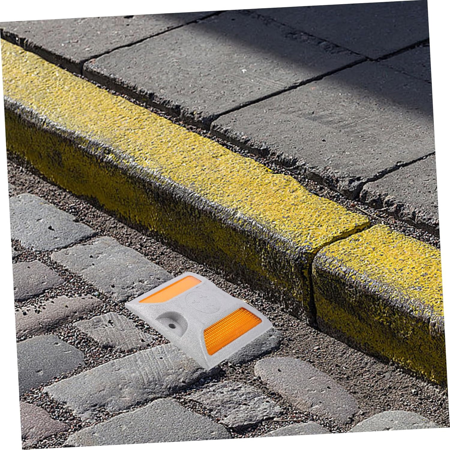 PAMINGONO 2Pcs Reflective Aluminum Driveway Markers for Nighttime Safety Emergency Road Reflectors High Visibility Sturdy Road Studs for Pavement and Driveway image number 1