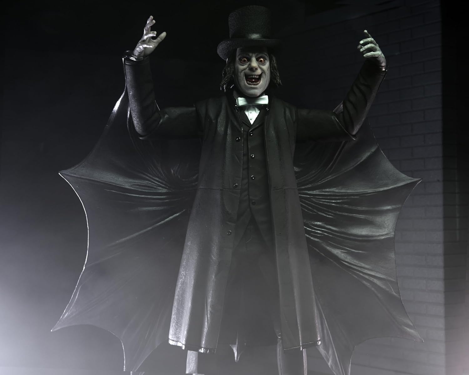Professor Edward C Burke Ultimate 7" Action Figure - London after Midnight - NECA Collectibles image number 3