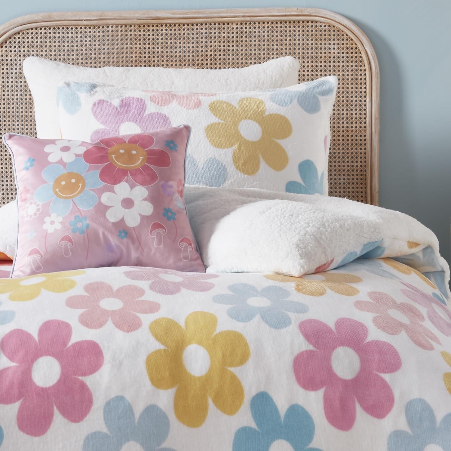Bedlam - Retro Flower - Fleece Duvet Cover Set - Double Bed Size in Multi image number 2