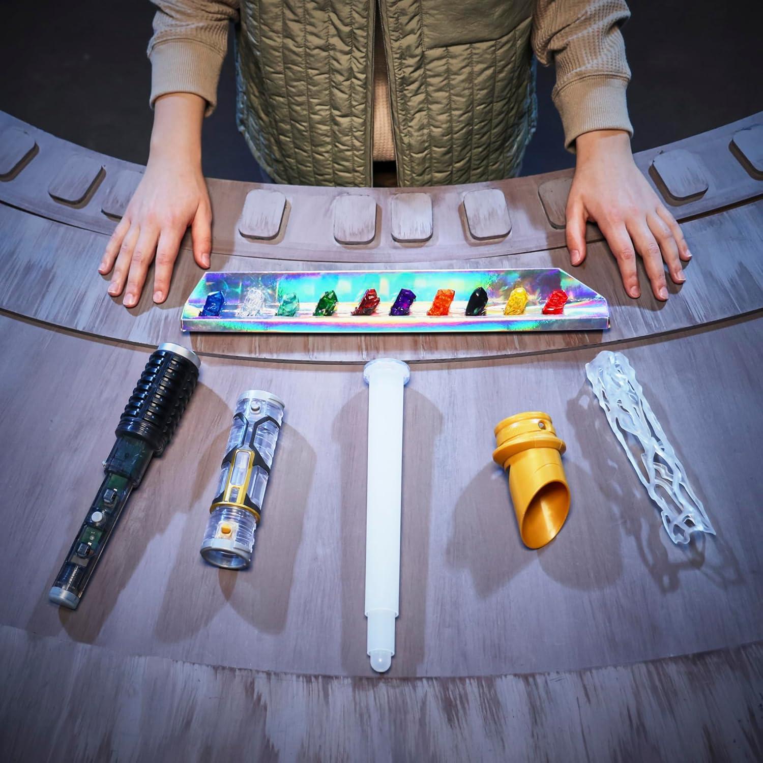 Star Wars Power Crystal Lightsaber, 7 Colors & 10 Crystals, 50+ Color-Changing Combinations, Lights & Sounds, Toys for Boys & Girls Ages 4+