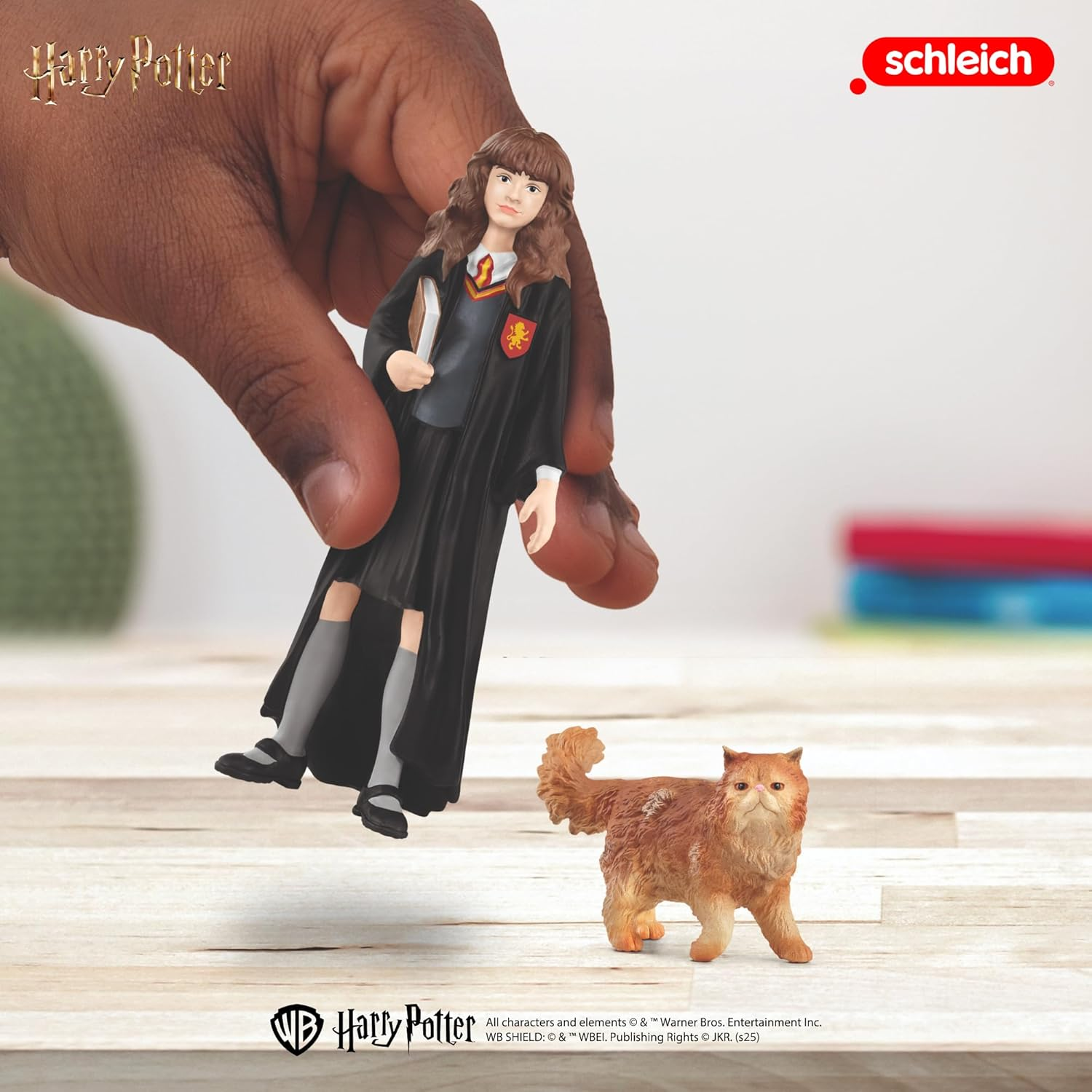 Schleich Harry Potter - Hermonie and Crookshanks Cat Figurines - 2 PC Harry Potter Set - Wizarding World Collectible Figures for Kids and Adults - Toys for Ages 6+ | 42635 - Multicolor image number 3