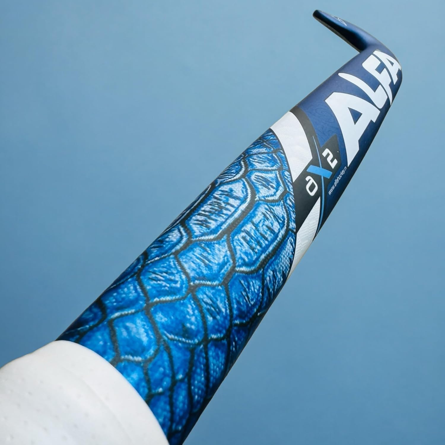 ALFA AX2 Hockey Stick | Color: Blue Spark | Size: 36.5" | Material: 25% Carbon, 10% Kevlar, 65% Glass Fibre | Gender: Unisex | Dual Core Hybrid Composite Stick | Scoop Bend for Drag Flicks image number 3