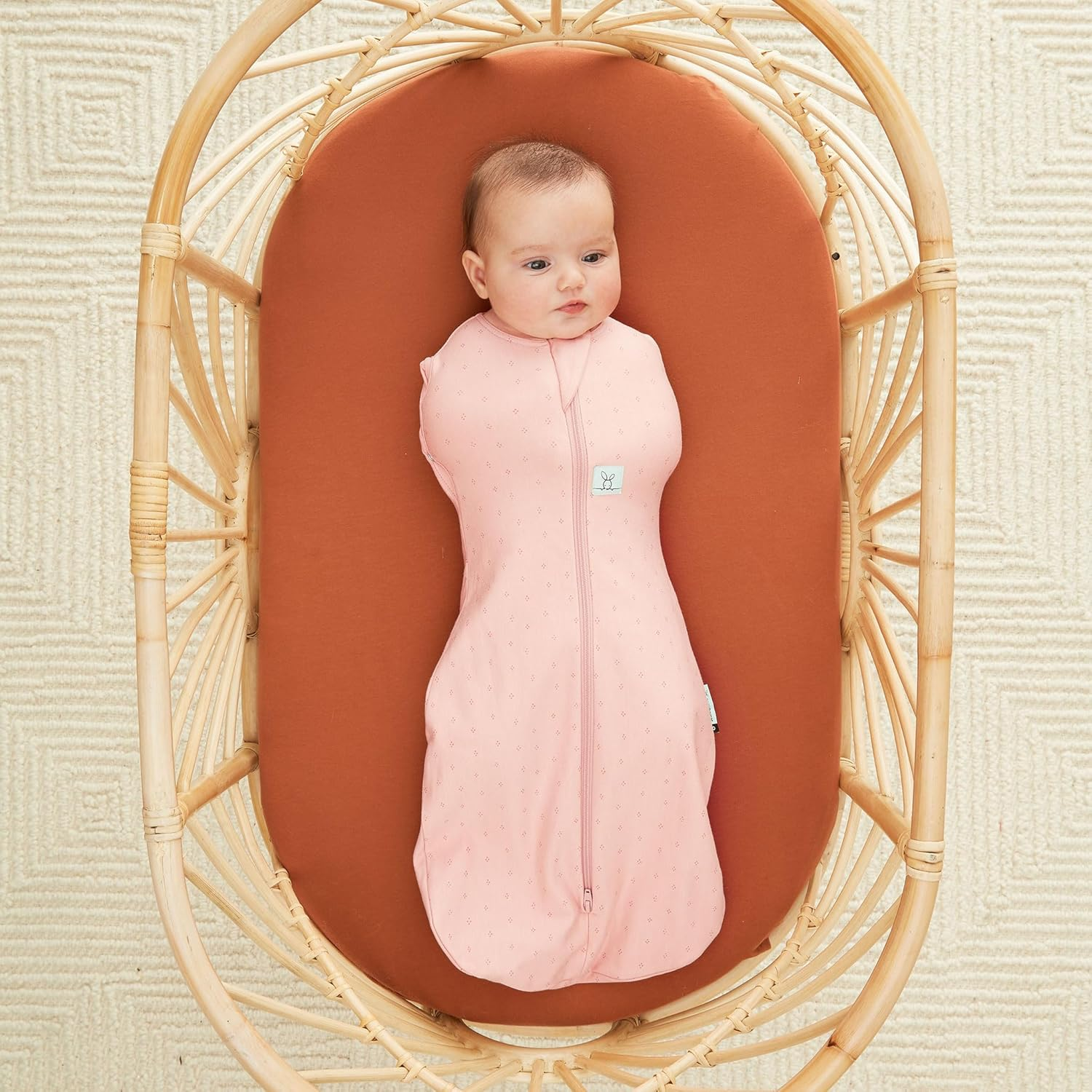 Ergopouch 2.5 TOG Cocoon Swaddle, 0-3 Months &ndash; Daisies Print &ndash; Organic Cotton Swaddle & Sleeping Bag in One &ndash; Arms In/Out &ndash; Easy-To-Use Two-Way Zipper &ndash; Designed for Safety & Comfort image number 5