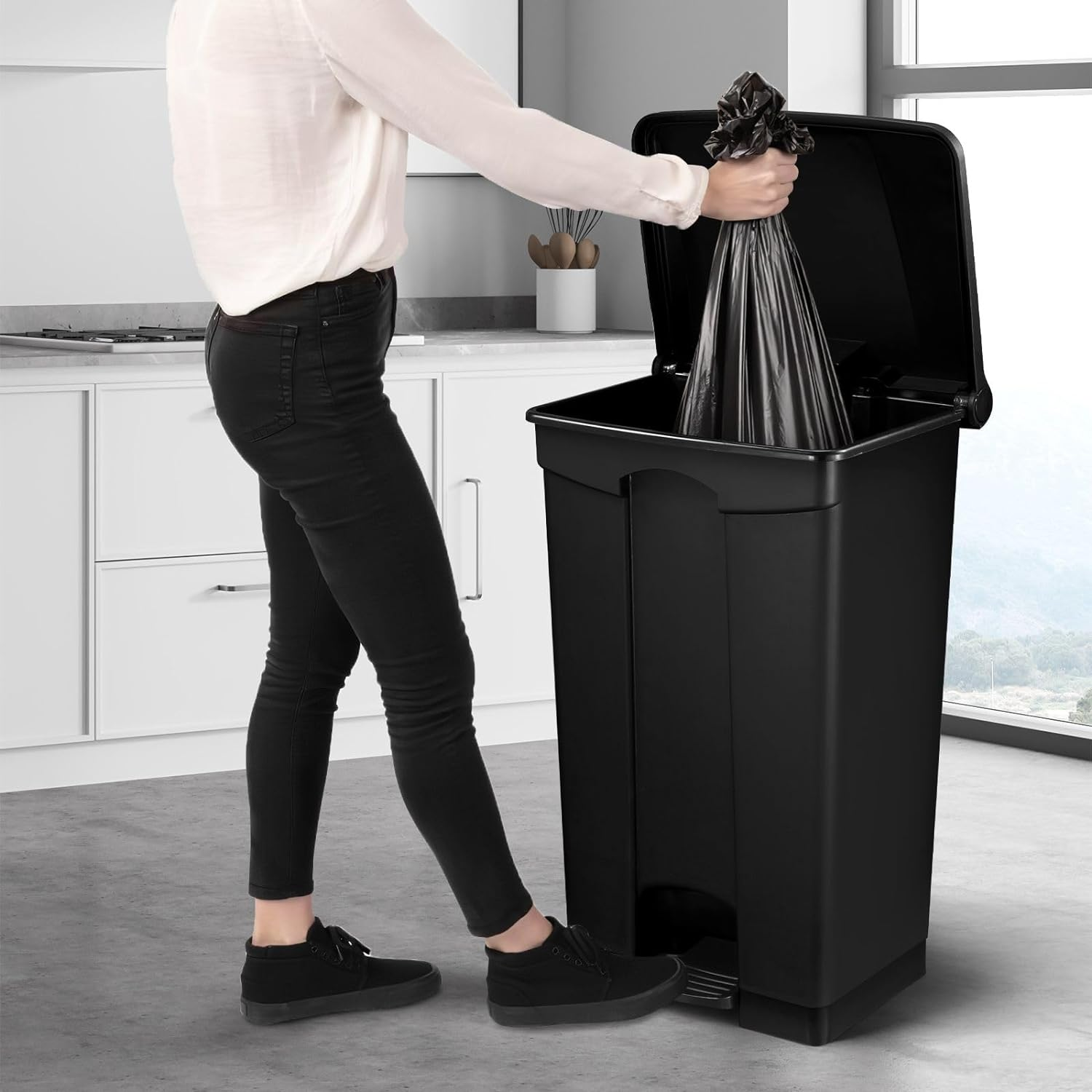 87L Plastic Rubbish Bin Foot Pedal Kitchen Trash Bin with Lid Mall Commercial Waste Bin Indoor Outdoor Large Dustbins Black 50X40X83Cm