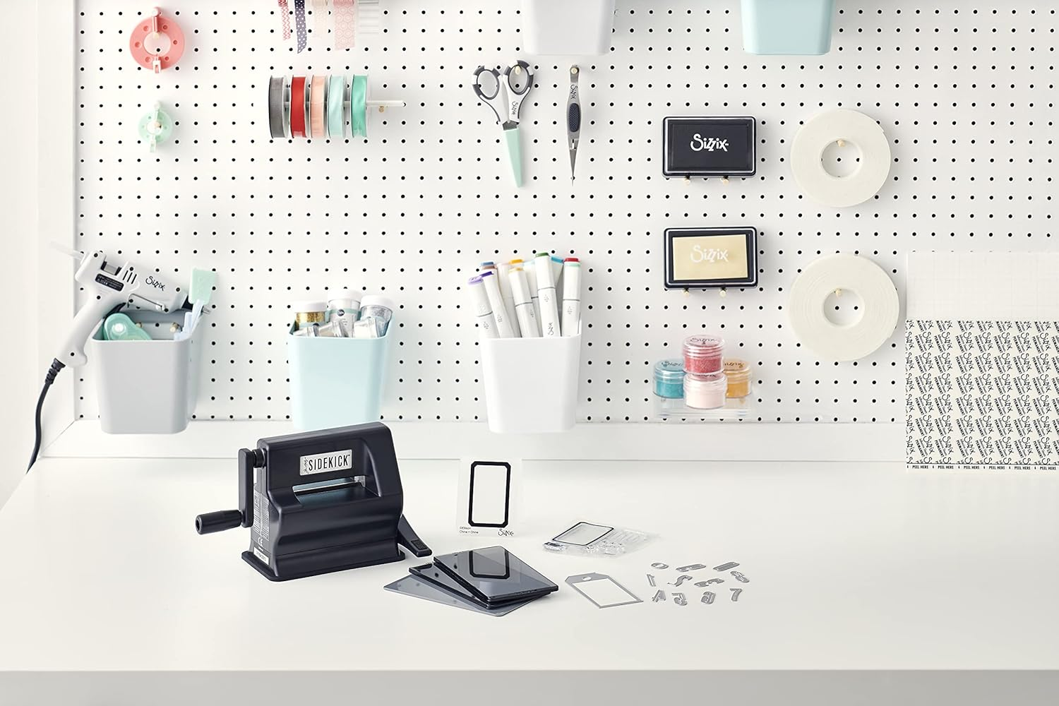 Sizzix Portable Manual Die Cutting & Embossing Machine for Arts & Crafts, Scrapbooking & Cardmaking, 2.5&rdquo; Opening, One Size, Tim Holtz Sidekick Starter Kit image number 4