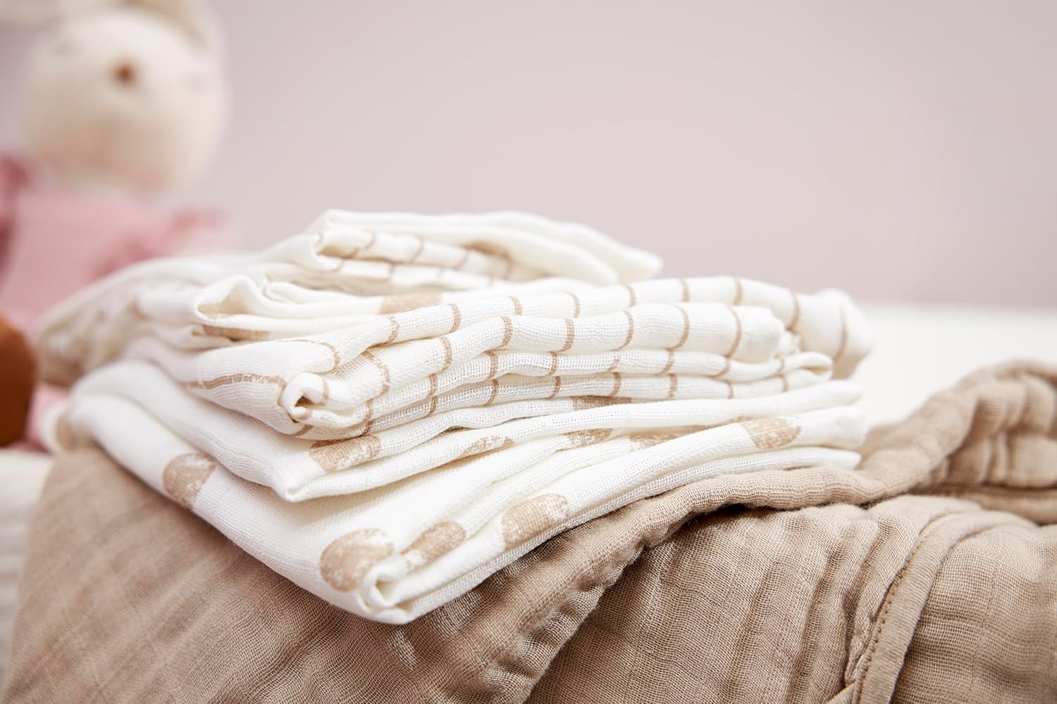 Meyco Baby Dot Stripe Burp Cloths, 3-Piece (Muslin Cloths, Muslin Squares Made of 100% Cotton, Absorbent & Quick Drying, Multifunctional), Sand