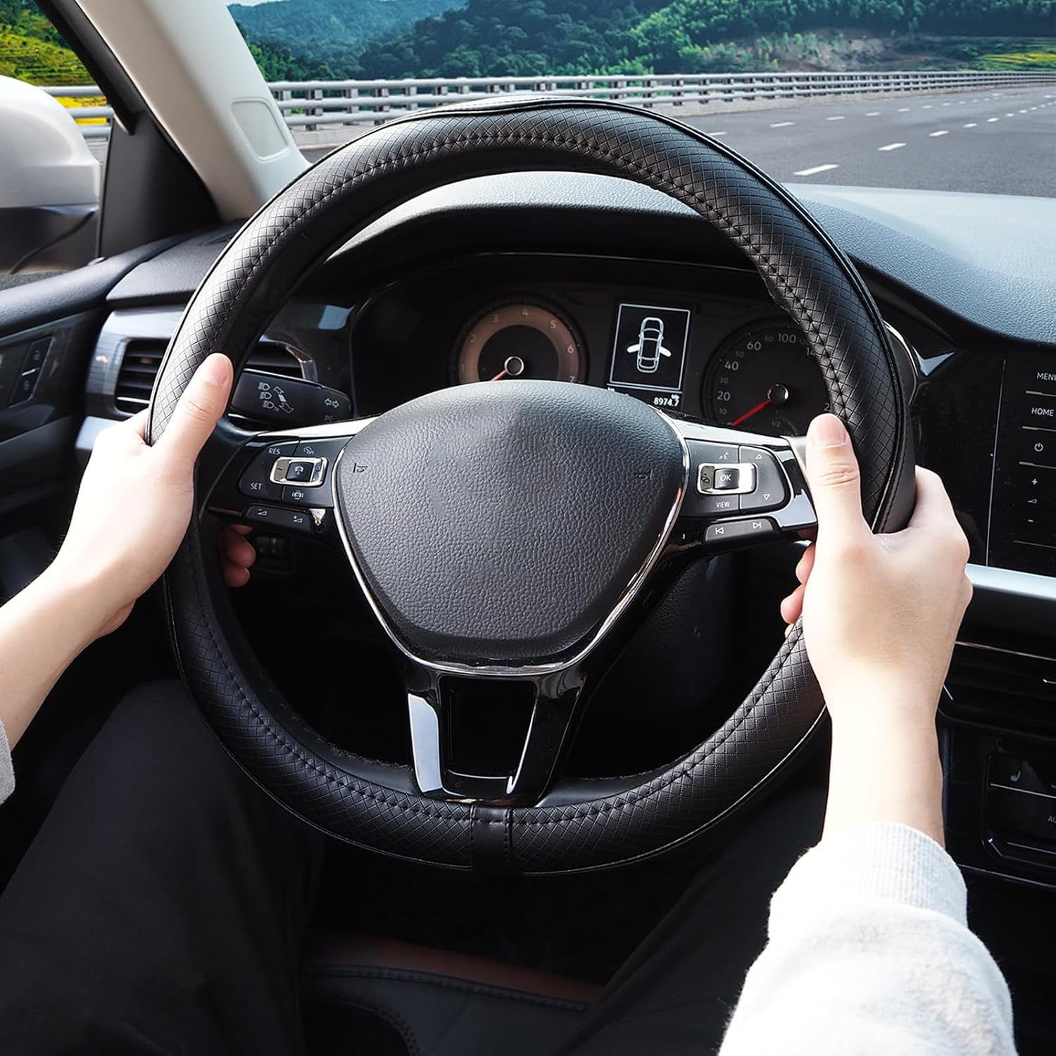 Nappa Leather Car Steering Wheel Cover, anti Slip, Thin, Breathable, Odor-Free, Universal 14.5-15 Inches Fit, Car Steering Wheel Cover Full Surround Aeecssories (Black-Nappa Leather) image number 4