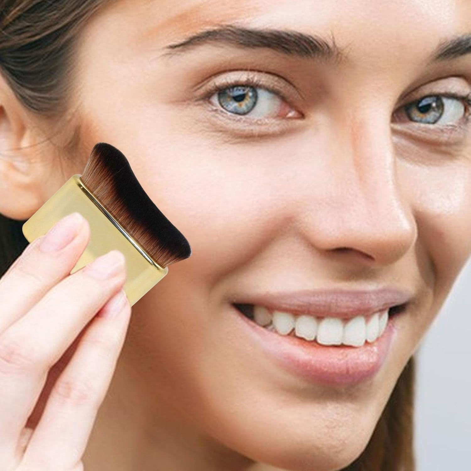 Siren Makeup Brush | Body Makeup Brush for Liquid Foundation,Foundation Brush Makeup Brush for Tan, Sunless Tanner Makeup Brushes, Self Tanning Mousse Blending image number 3