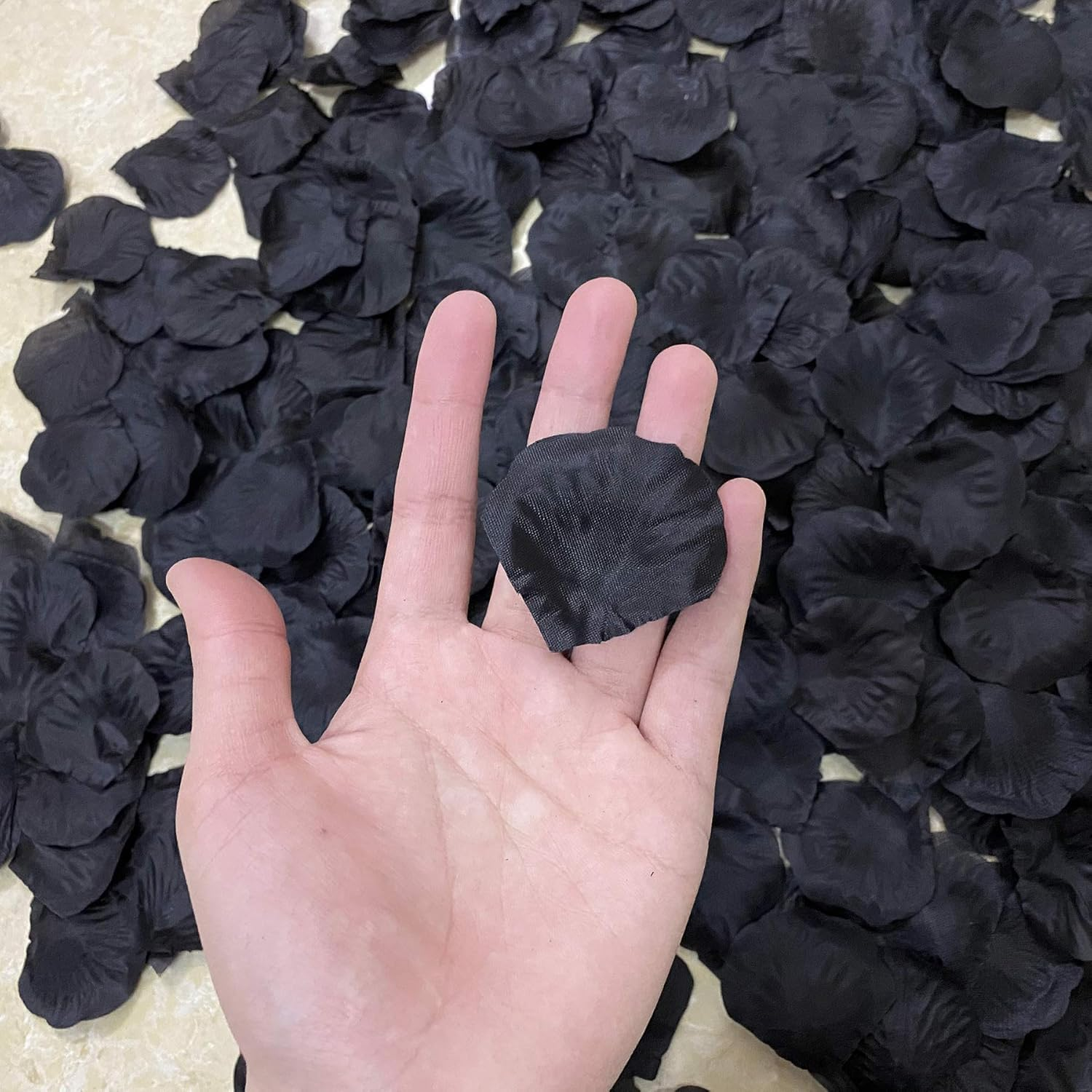 2000Pcs Black Rose Petals Artificial Flower Petals for Valentine'S Day Wedding Decor Romantic Night Engagement Party Decorations (Black) - Pink image number 6
