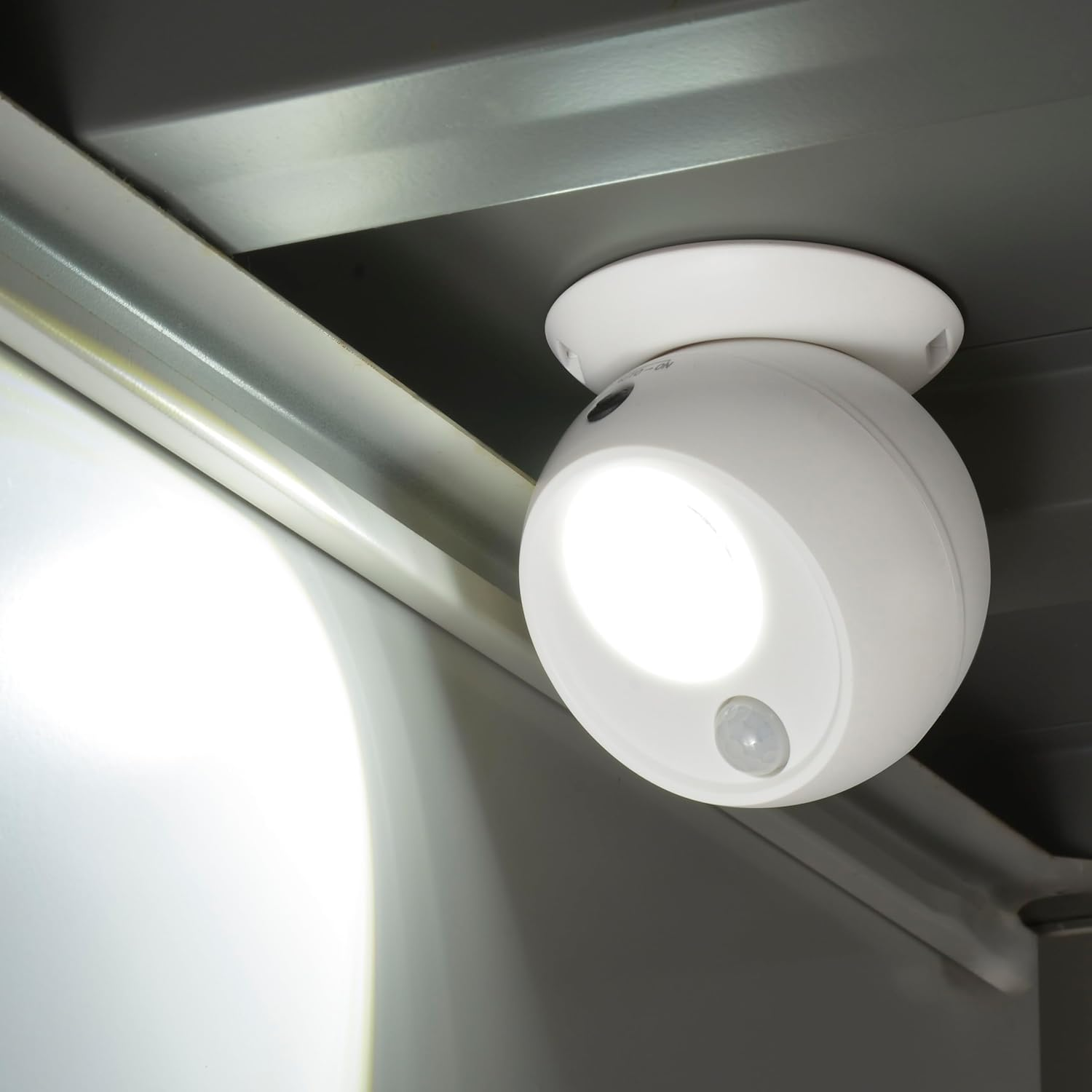 Ohm (OHM) Battery Operated Sensor Ball Light, White, Pack of 2 | LT-SOW10-W 2P 06-5262 Ohm Electric image number 3