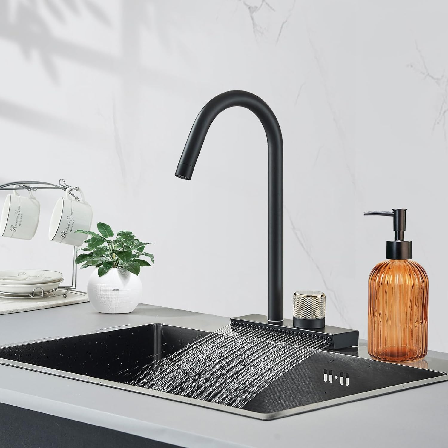 GKSCXEXE 400Ml Amber Glass Soap Dispenser with Plastic Pump & Funnel, Liquid Hand Wash Dispenser for Bathroom Kitchen, Refillable Pump Bottle Bottle for Hand Soap, Dish Soap, Shampoo, Lotions image number 2