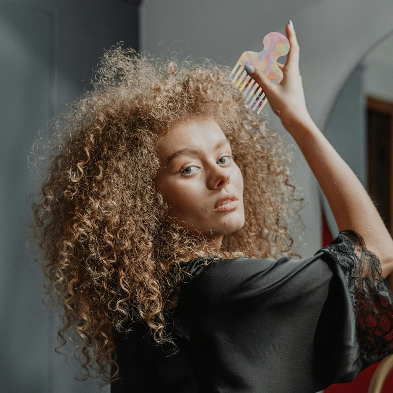 6Pcs Wide Tooth Hair Pick Comb, 6 Colors Smooth Sturdy Detangling Lift Combs Hair Styling Tools for Women Men Barber Supplies image number 4