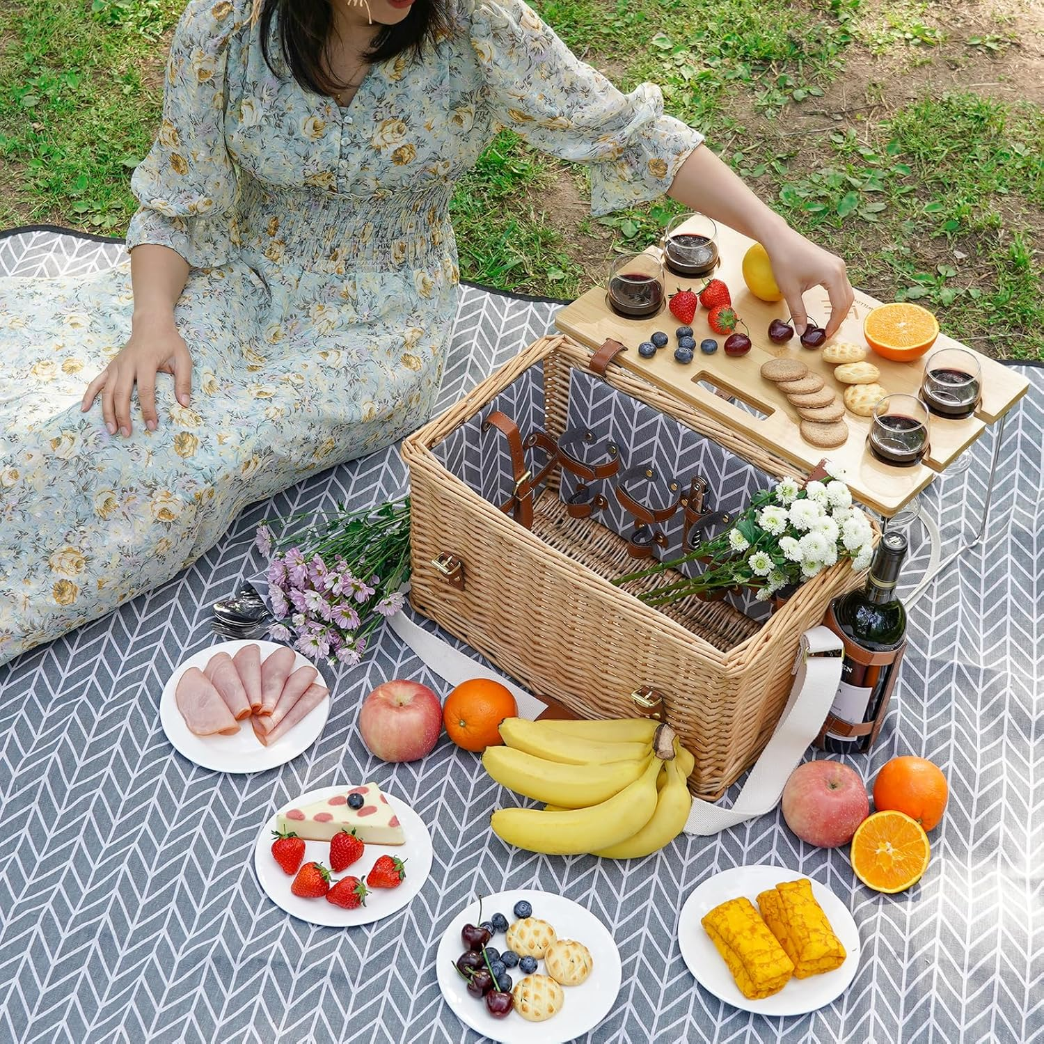 Luxury Picnic Basket, Wicker Picnic Set for 4, Picnic Hamper with Blanket & Portable Table for Camping and Outdoor Party - Gray image number 3