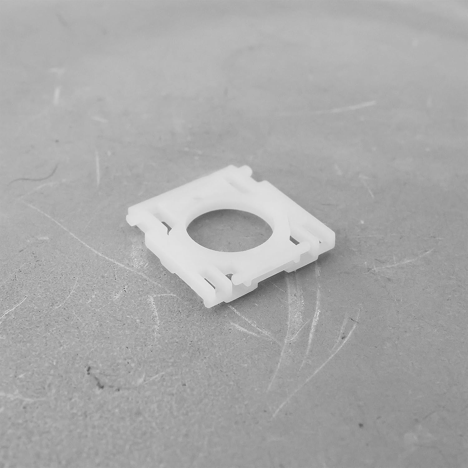 SG Store Pack of 2 Keyboard Hinges Mechanical Keyboard Key Support Brackets Keycap Hinge Clips Compatible with Logitech MX Keys Keyboard image number 5