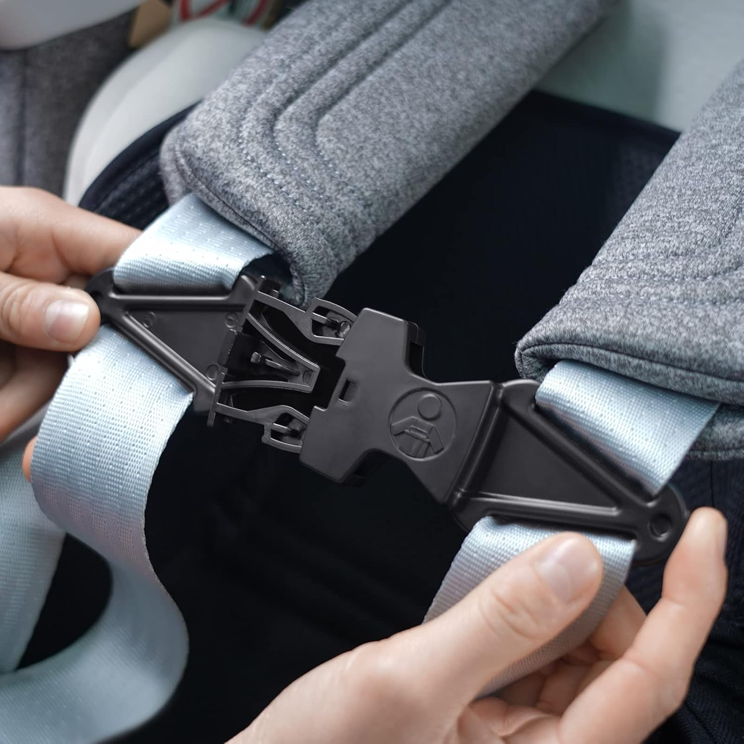 Universal Child Chest Clip Anti-Slip Baby Chest Clip Guard Compatible with Seats, Strollers, High Chairs, Schoolbags, Work with Harness Straps of up to 1.5 Inches in Width (Pack of 1-B) image number 2